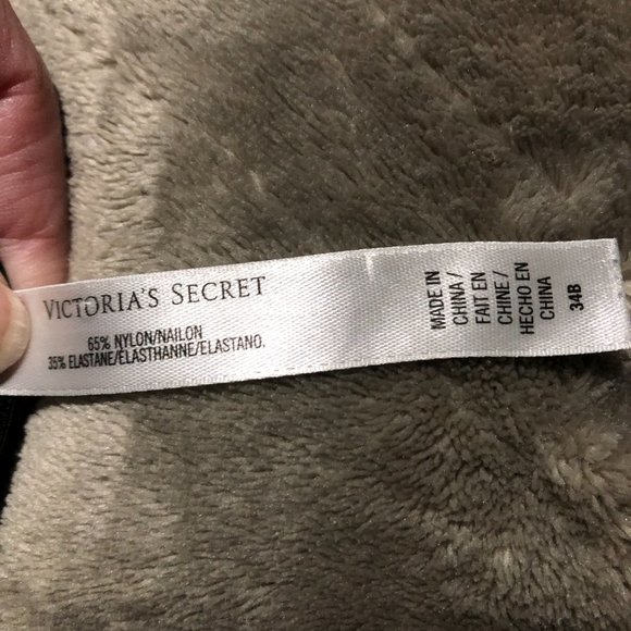 2 Victoria Secret B cup SPORTS bras - Picture 9 of 9